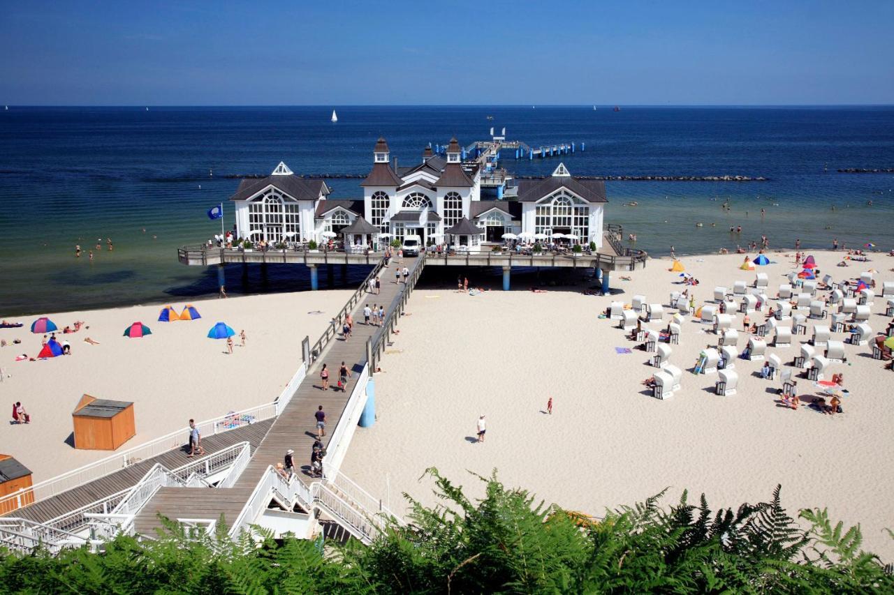 Schoene Ferienwohnungen Mit Kamin Im Ostseebad Sellin Exterior photo