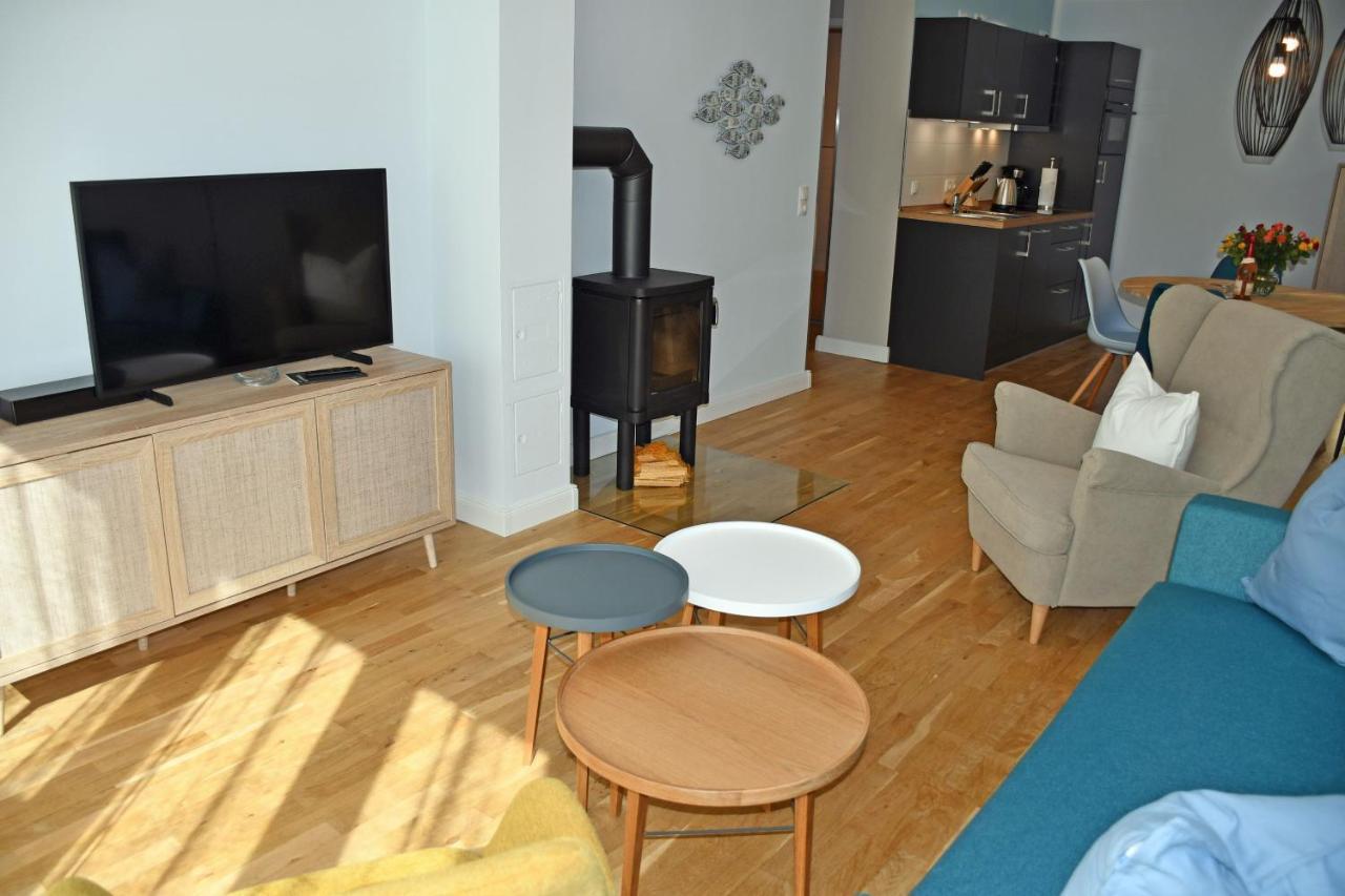Schoene Ferienwohnungen Mit Kamin Im Ostseebad Sellin Exterior photo