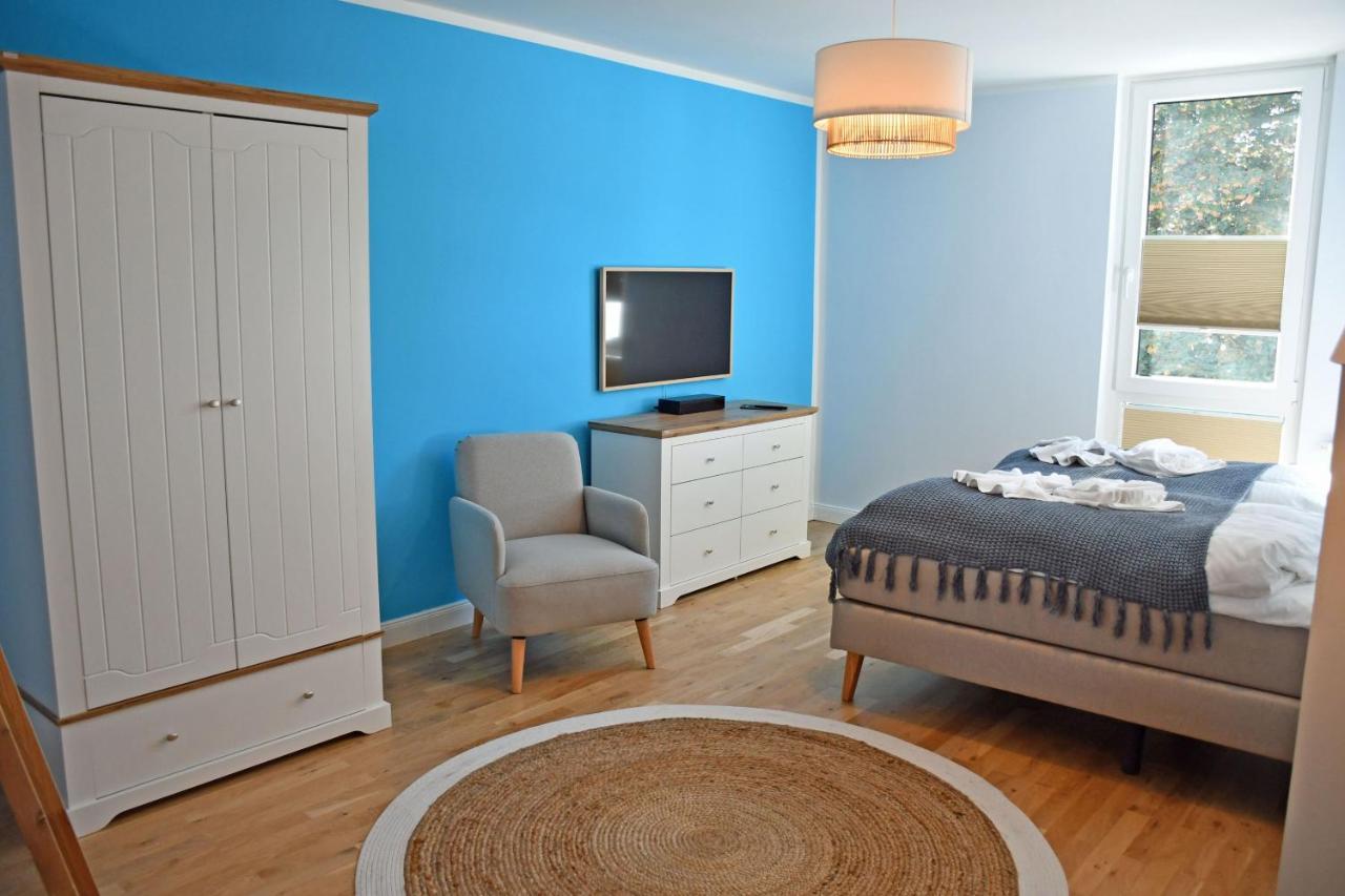 Schoene Ferienwohnungen Mit Kamin Im Ostseebad Sellin Exterior photo