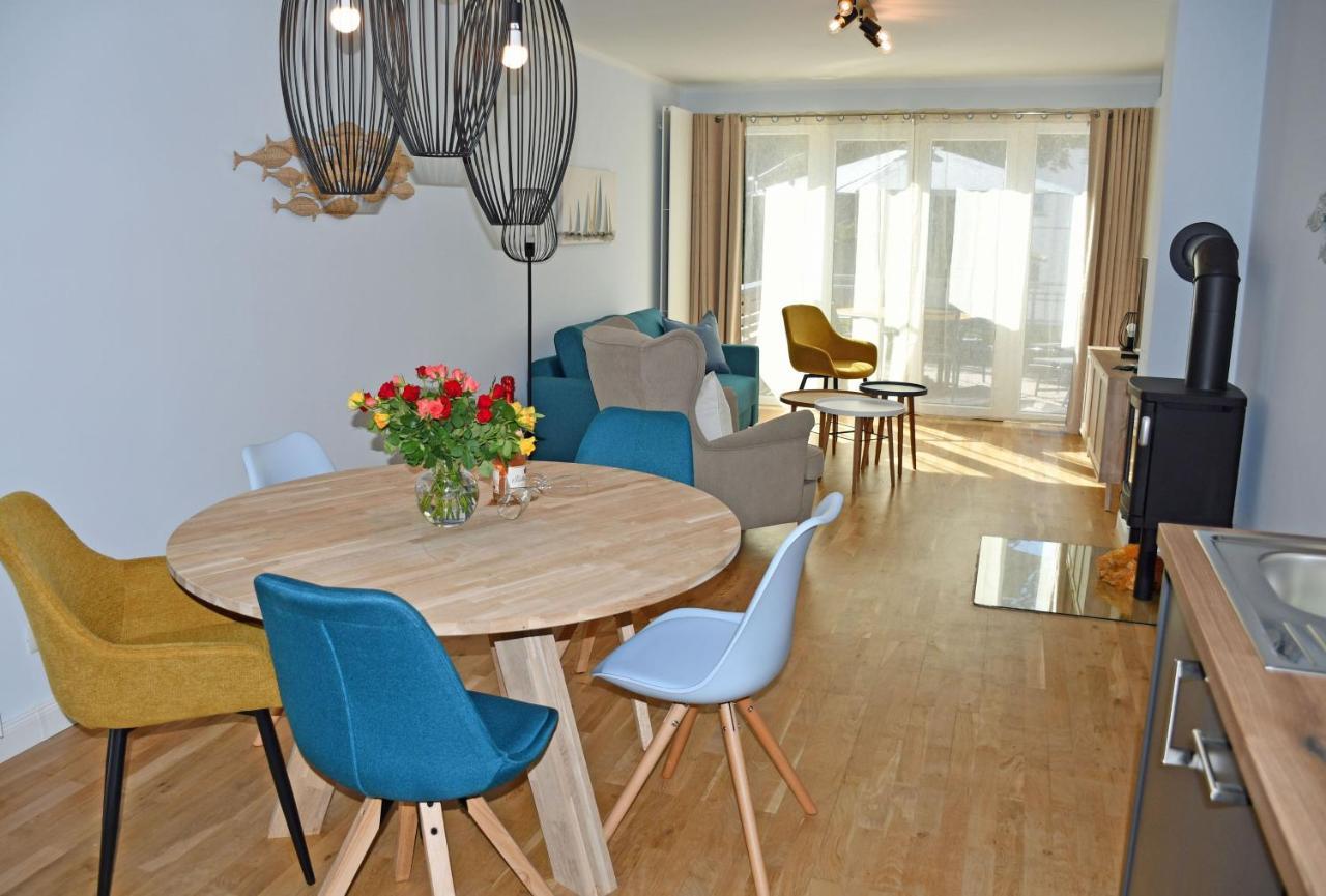 Schoene Ferienwohnungen Mit Kamin Im Ostseebad Sellin Exterior photo