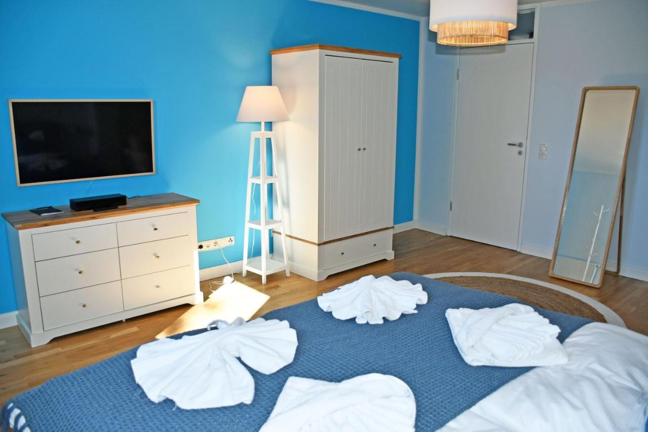 Schoene Ferienwohnungen Mit Kamin Im Ostseebad Sellin Exterior photo